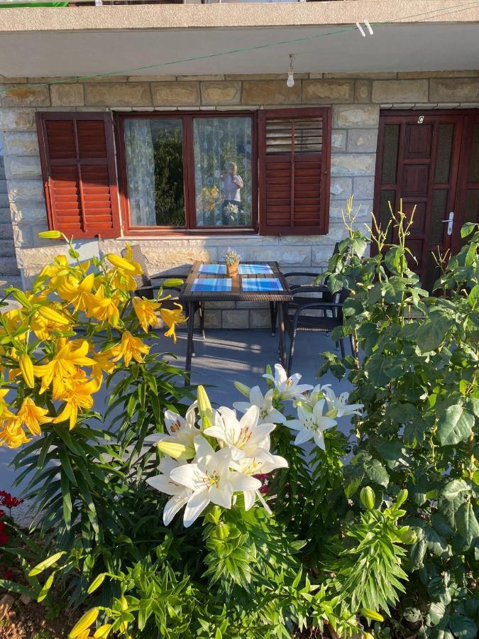 Apartmani I & J Seric سيغيت فغانييتْسا المظهر الخارجي الصورة