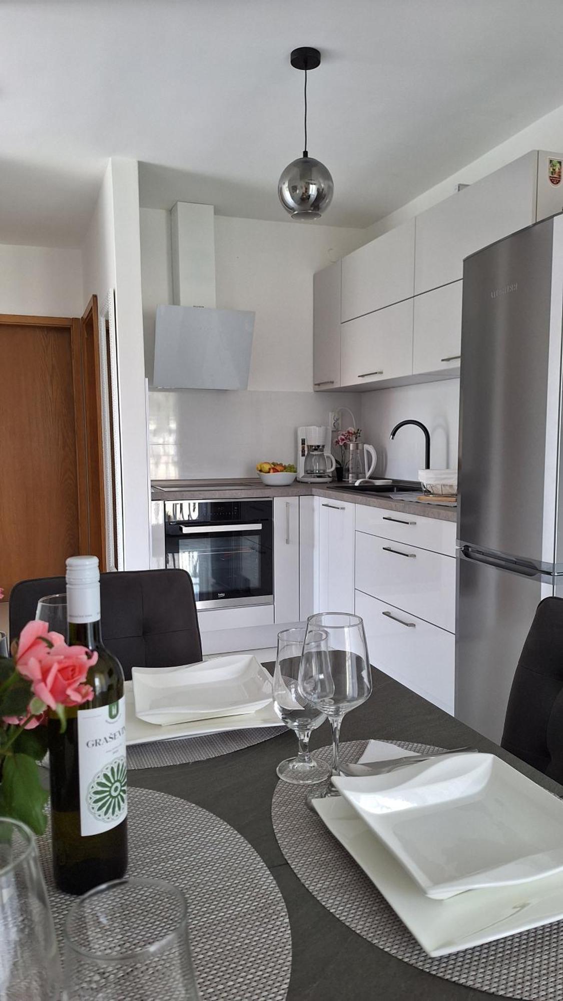 Apartmani I & J Seric سيغيت فغانييتْسا المظهر الخارجي الصورة