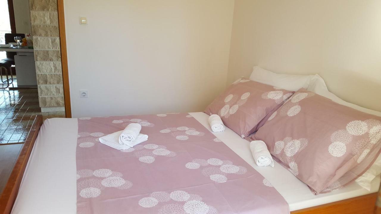 Apartmani I & J Seric سيغيت فغانييتْسا المظهر الخارجي الصورة