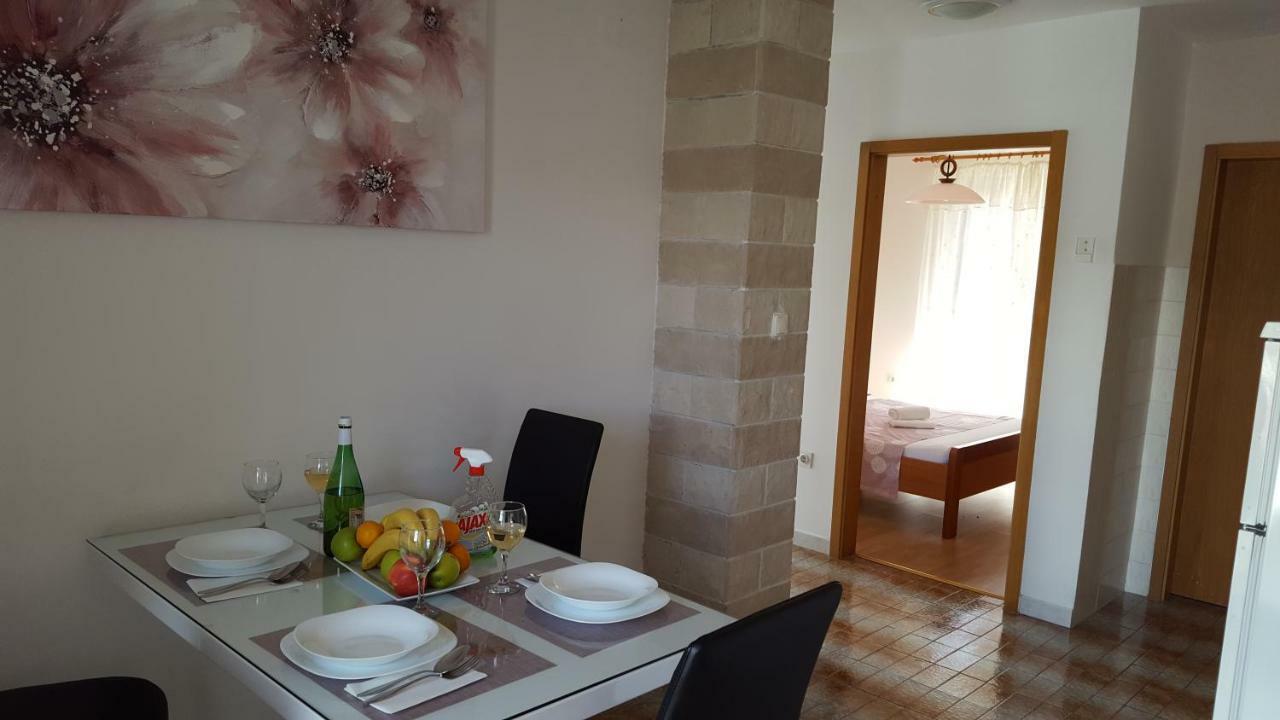 Apartmani I & J Seric سيغيت فغانييتْسا المظهر الخارجي الصورة