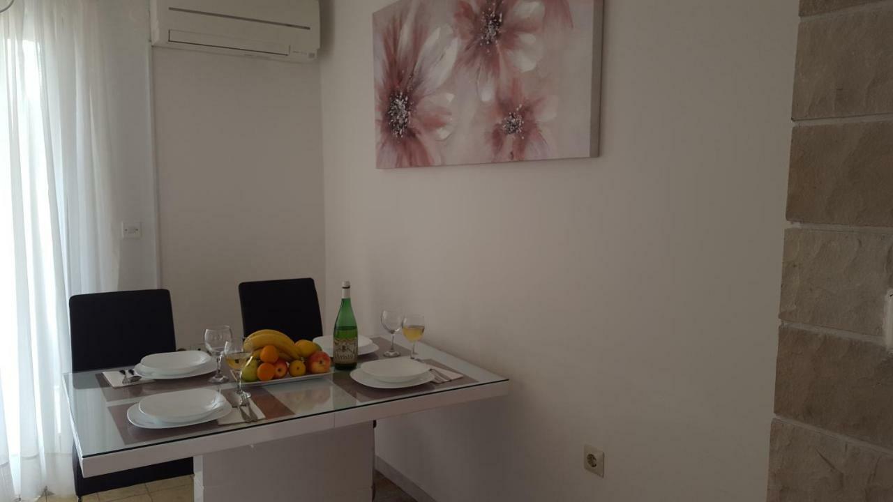 Apartmani I & J Seric سيغيت فغانييتْسا المظهر الخارجي الصورة
